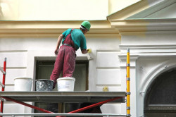 Entreprise de peinture pour traiter toutes les menuiseries extérieures d'un bâtiment