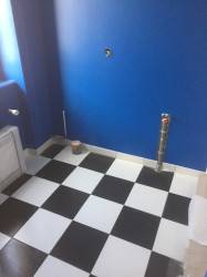 Décorateur pour poser un parquet flottant sur tout un étage